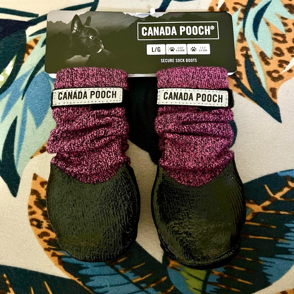Canada Pooch Dog Boots BRAND NEW